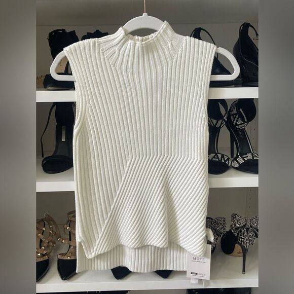 NWT SLEEVELESS SWEATER TOP Size Small - Picture 4 of 10